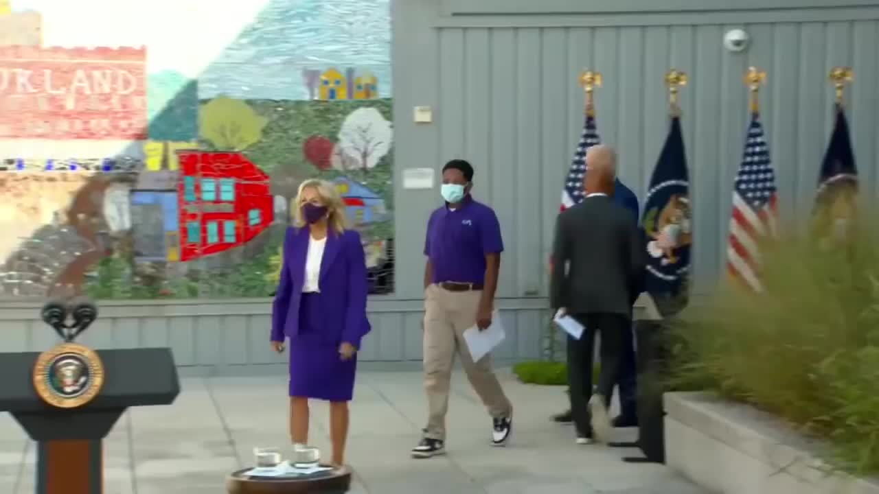 ROTF This is funny! Biden is totally lost’