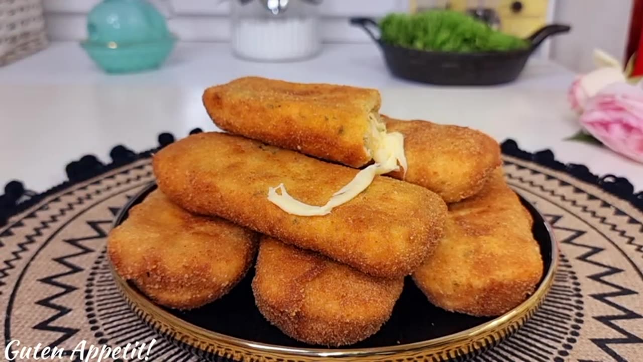 See what I made with 3 potatoes!!! Big crispy potato sticks with cheese!