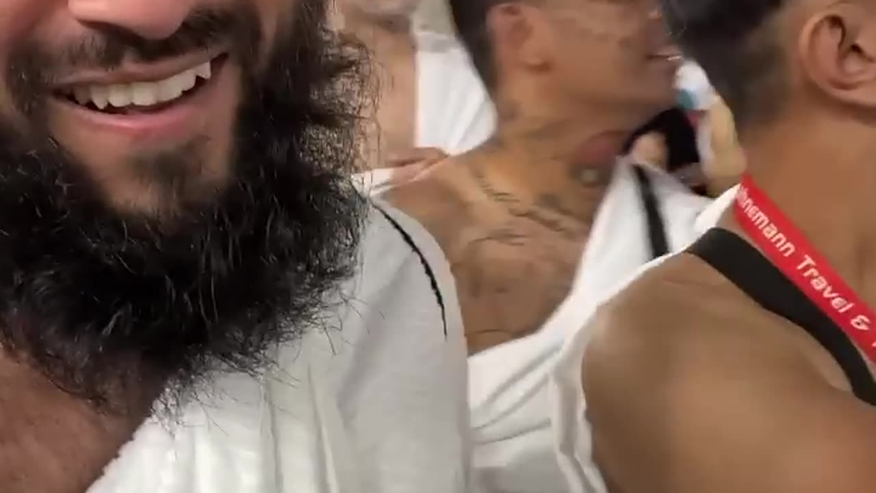 TATTOOED MUSLIMS IN MECCA🕋 😮 IS IT POSSIBLE