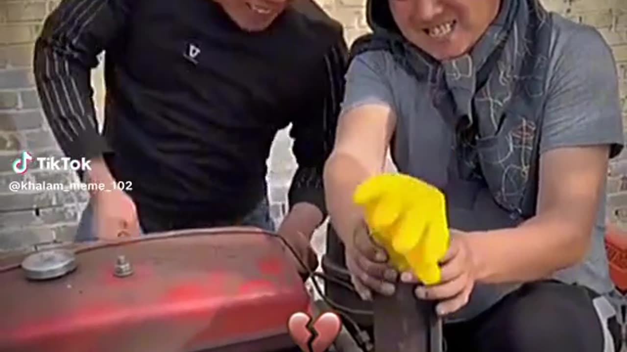 Funny guys video laugh till you pee 😂🤣🤣