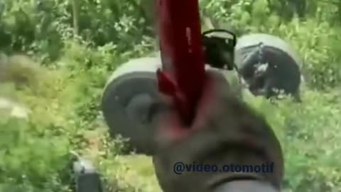 Cara mudah memecahkan kaca bus