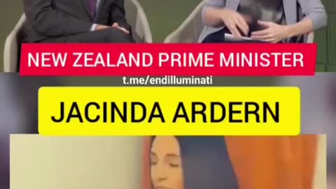 New Zealand PM Jacinda Ardenn smoking 🙄😨