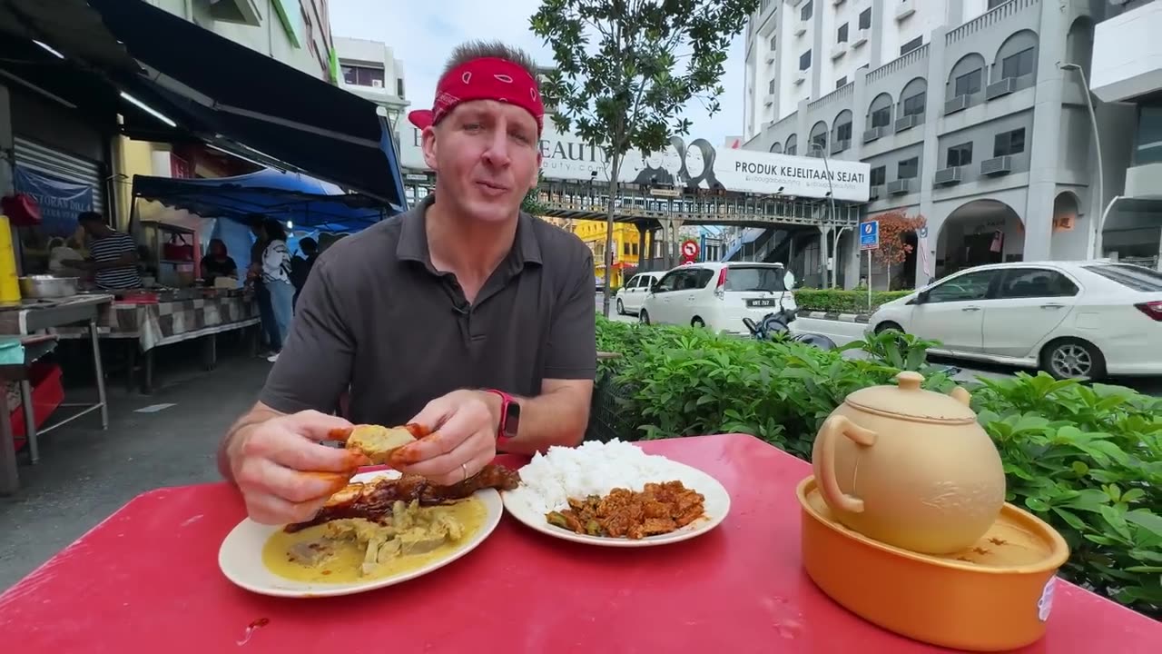 China Town Street Food in Malaysia!! The Good and the Weird!!