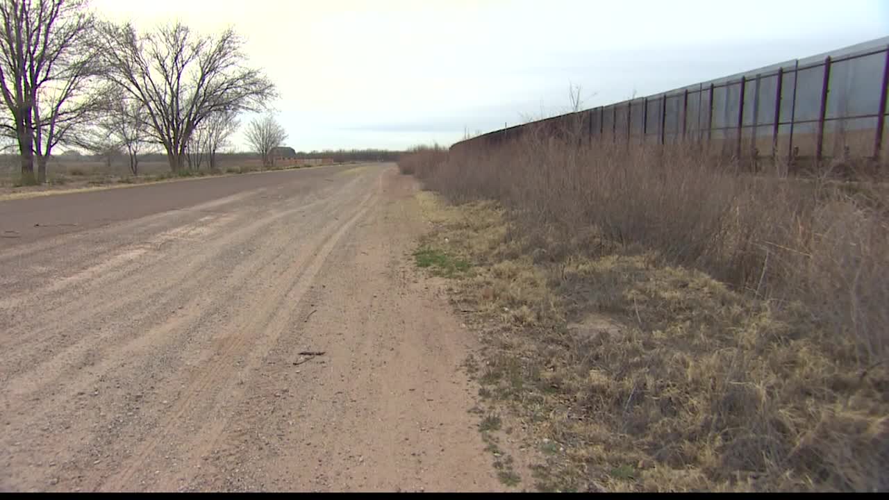 Arizona governor signs bill directing $335M to build border fence