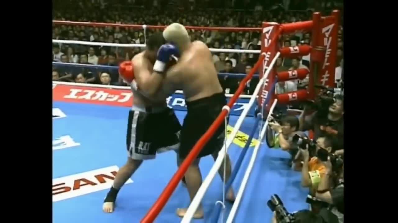 Ray Sefo vs. Mark Hunt