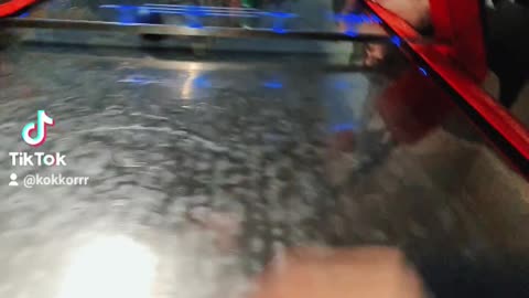 Playing a ping pong-ish game look a like. Easy game play with ball. Very cool table tennis. sport