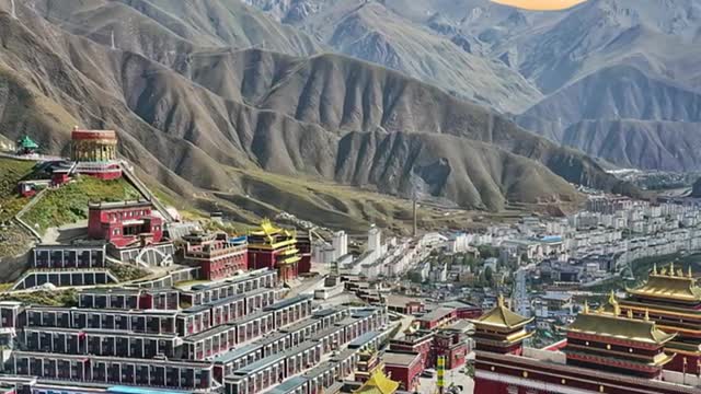 Great beauty of Qinghai, holy Yushu. Jungu Monastery Buddhist holy place!