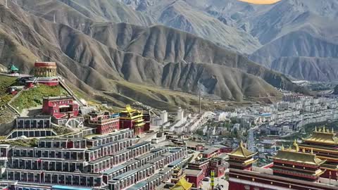 Great beauty of Qinghai, holy Yushu. Jungu Monastery Buddhist holy place!