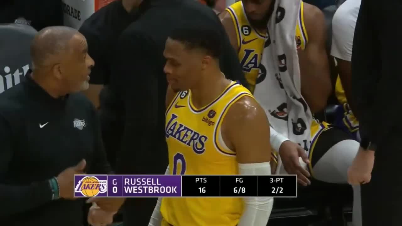 Russell Westbrook slaps Collin Sexton's head like it's his younger brother 😂