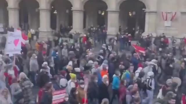 40 000 lidí protestuje ve Vídni proti covid tyranii 4/12/21