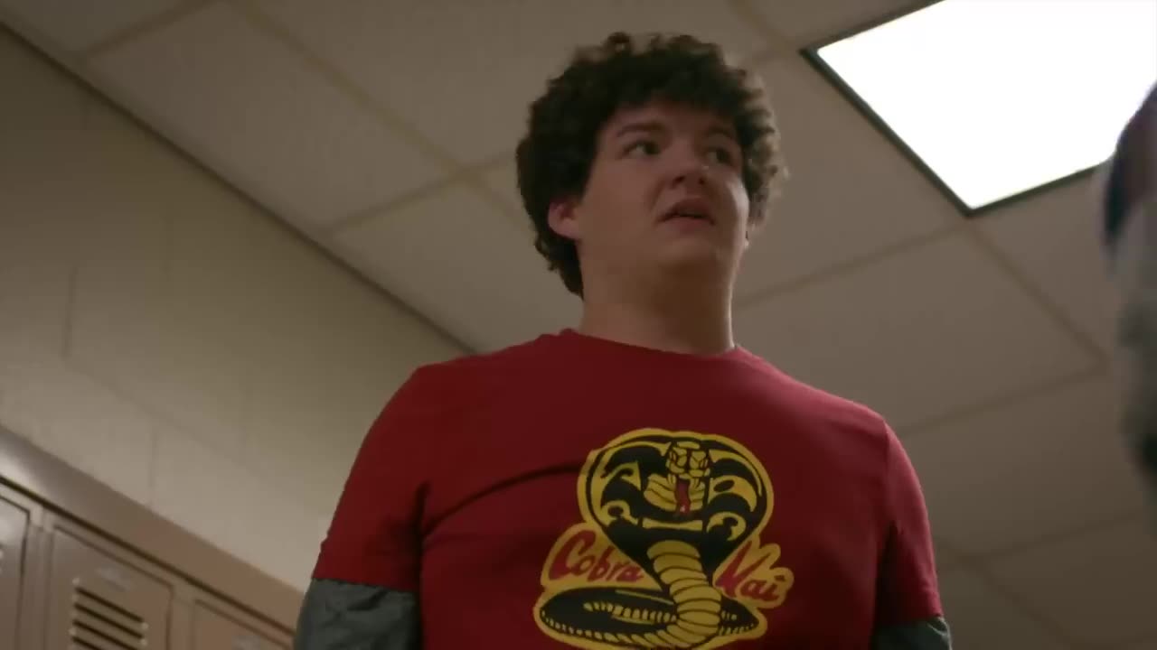 Cobra kAI-- THE SCHOOL ERUPTS IN TO FIGHT