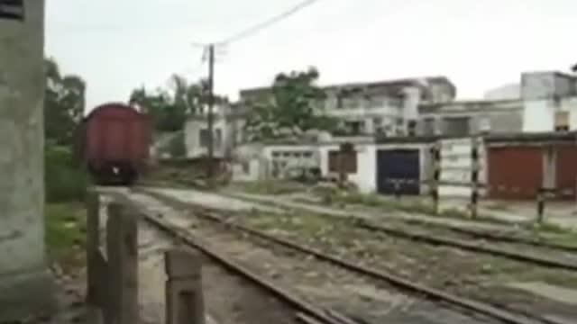 Freight train pass (lofi but beautiful take), Paso Molino, Montevideo