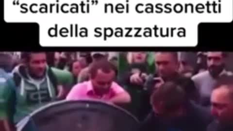 In Ucraina i vecchi politicanti li smaltoscono attraverso la raccolta dei RIFIUTI INDIFFERENZIATI