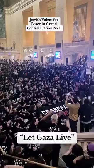 Jews demand end to Gaza genocide at Grand Central Station in NYC