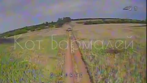 Russian FPV drone hits Ukrainian Bradley IFV head on