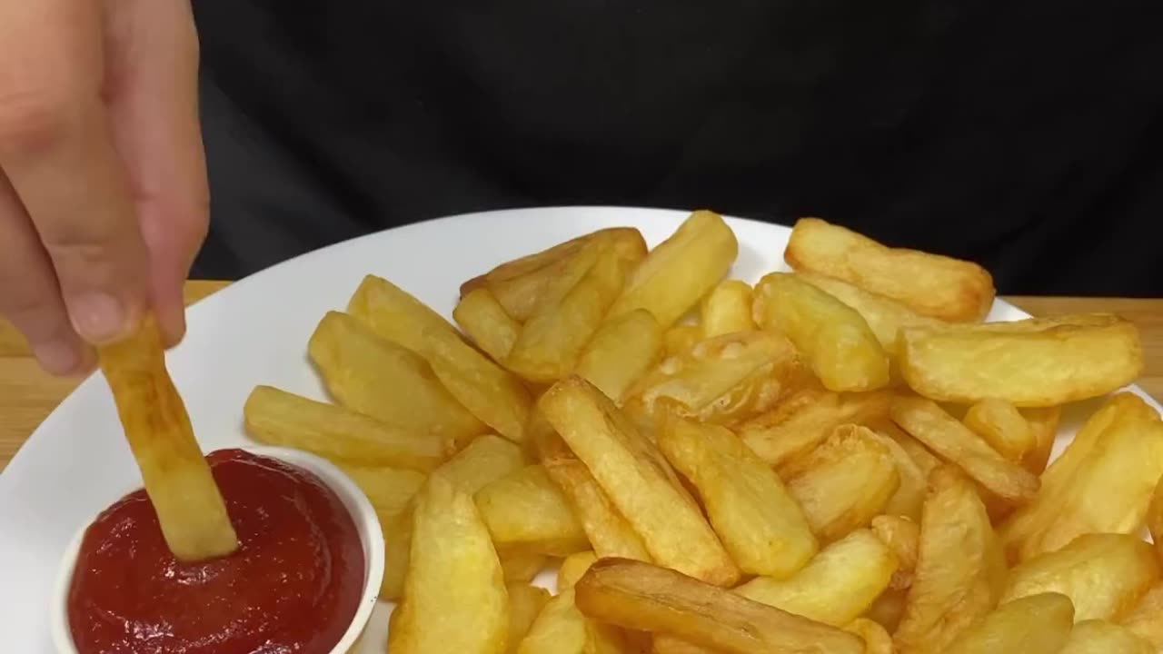 French fries with tomato ketchup 😋😋