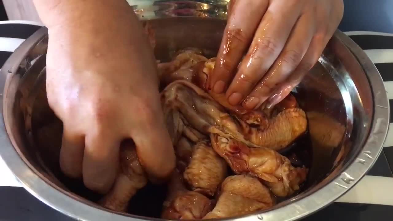 SUPER EASY Baked Honey Chicken Wings 烤蜜汁鸡翼