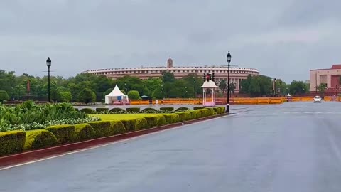 Dilli Darshan on a Rainy Day ☔️🫶🏻😍 Subscribe @vivek.2822 #delhi #shorts #viral #youtube