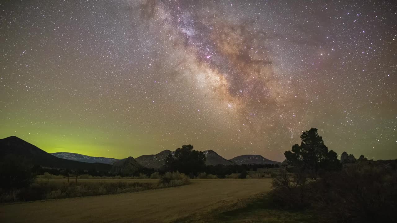 Time-Lapse of Milky Way’s Rise Over the Landscape