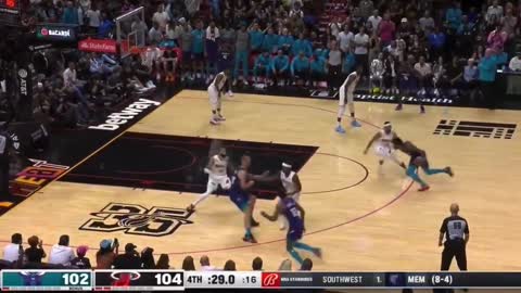 Dennis Smith Jr. ties the game with under 30 seconds to play