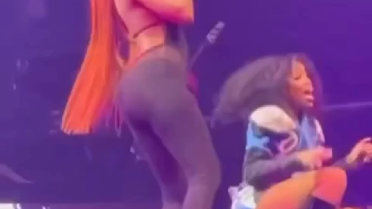 SZA & Sexyy Red performing rich baby daddy in St. Louis