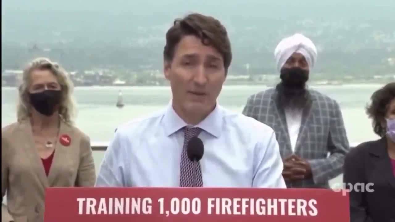 Canadian Prime Minister Justin Trudeau removes your right to travel if unvaccinated
