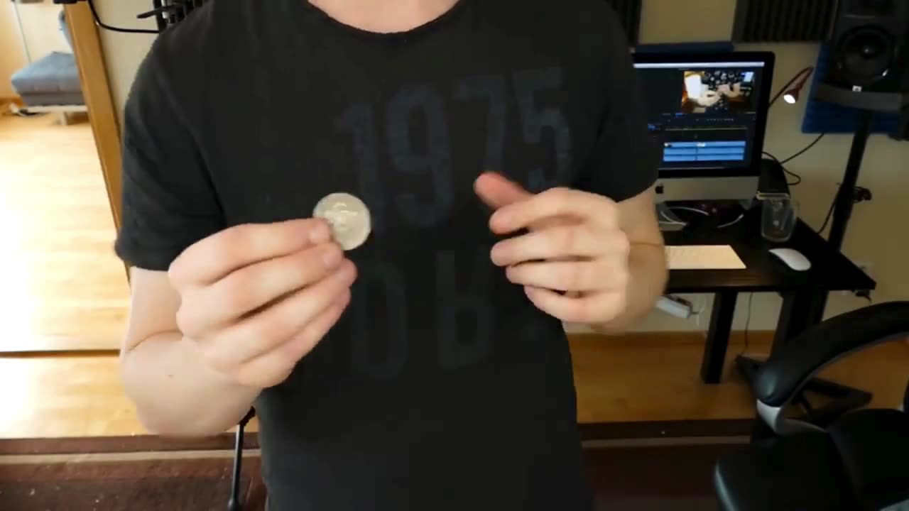 Amazing Coin Magic Trick: Learn the Secrets! #learnmagic #magictricksvideos #coinmagictrick #magic #coinstrick