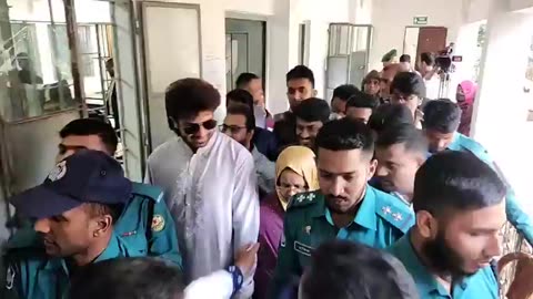 Actor Shakib Khan came to vote