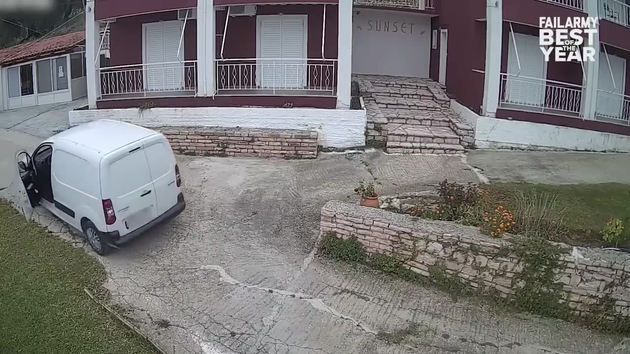 Best Fails Of The Year - Try Not To Laugh