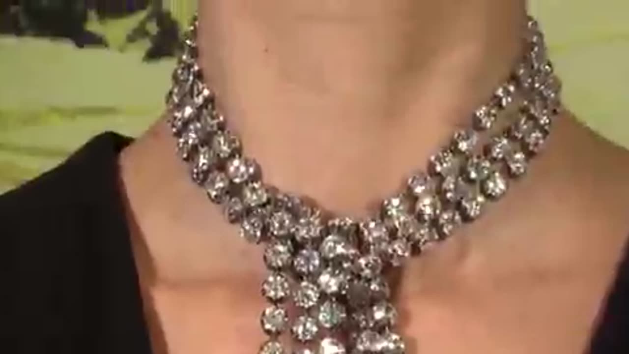 Diamond necklace, rumored to have connections to Marie Antoinette, auctioned for $4.81 million