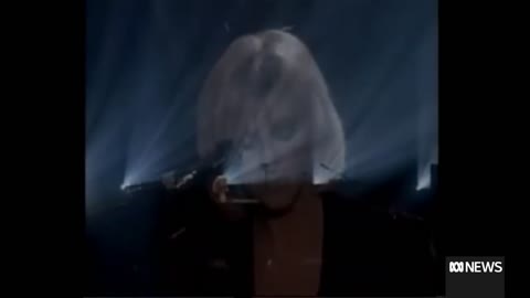 Fleetwood Mac singer-songwriter Christine McVie dies, aged 79 _ ABC News
