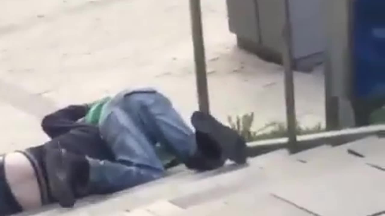 2 drunk guys walking vs 2 sets of stairs