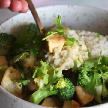DELICIOUS EASY TO MAKE VEGAN GREEN CURRY RECIPE - VEGAN