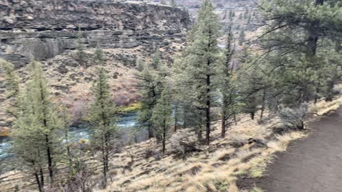 Central Oregon – Steelhead Falls – Hiking Above the River – 4K