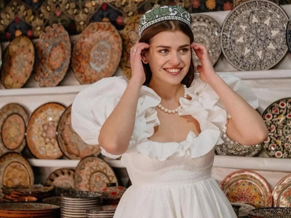 Russian tourists played a colorful wedding in Tashkent.