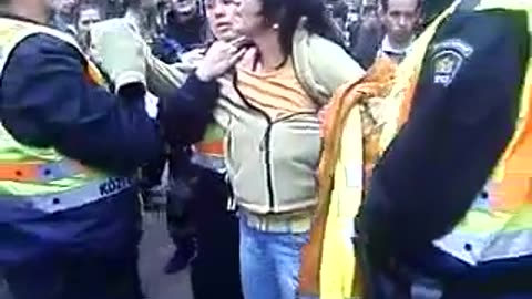 yt1s.com - Bkv Bliccelő vs Közteresek_360p