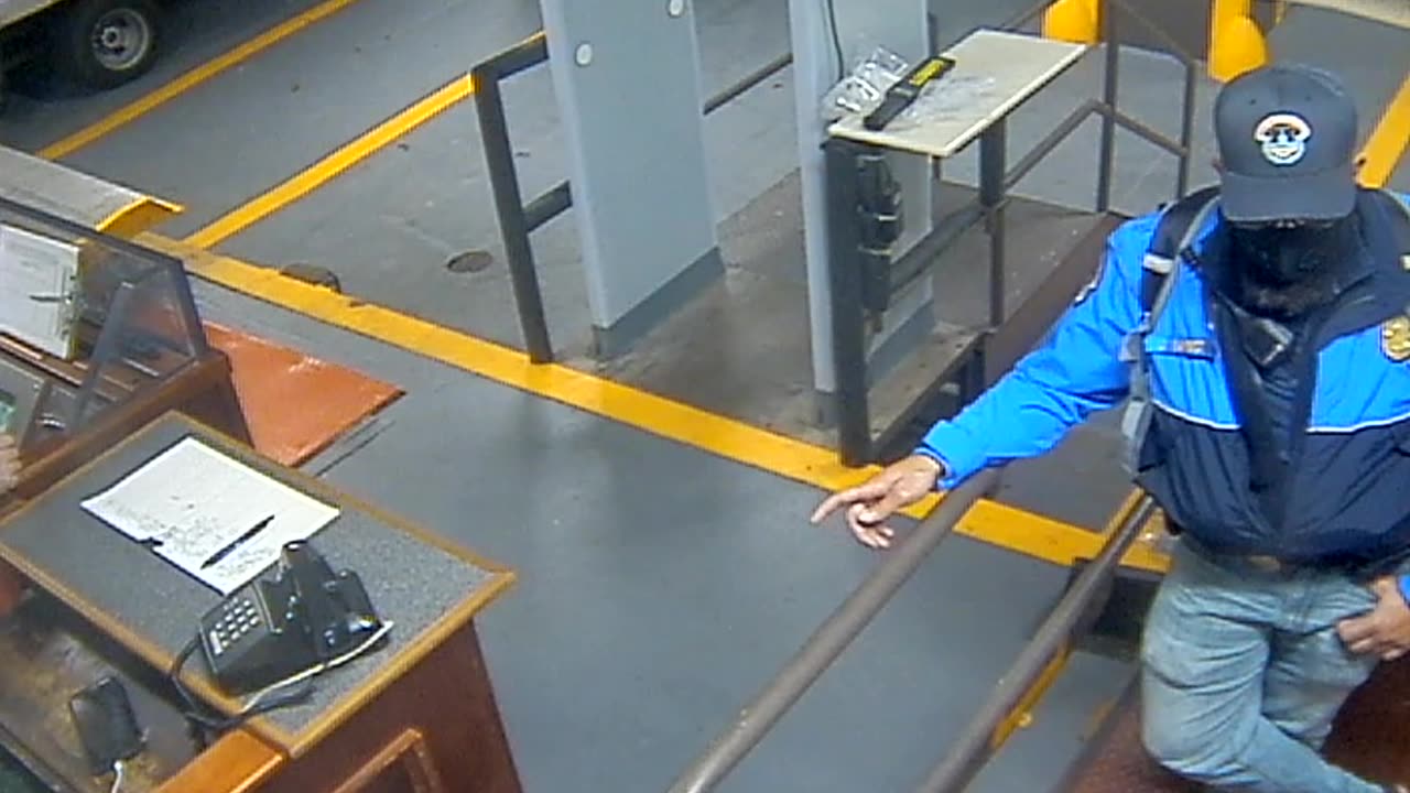 3205LHOBBACStLoadingDock_2021-01-06_15h59min50s897ms.mp4