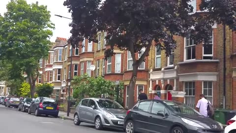 London Neighbourhood Guide - Gauden Road - Clapham - South West London