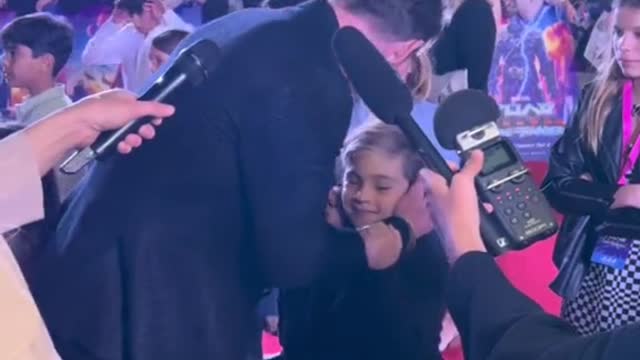 The sweet dad moment Chris Hemsworth stopped, mid-interview, to kiss his son
