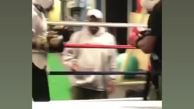 Boxing match gone wrong 🤣🤣🤣