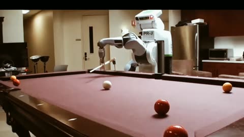 Pool robot showing its impressive skills. See the accuracy.