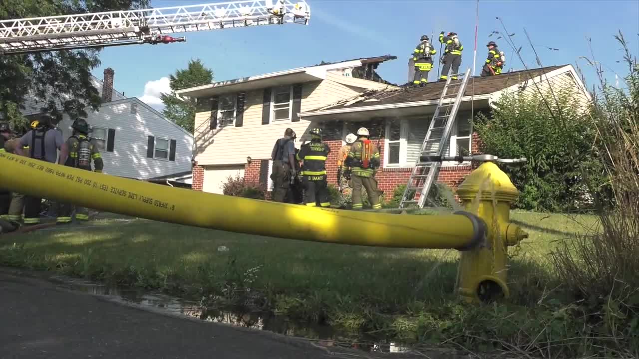 Firefighters battle bedroom fire in Western Salisbury District 31
