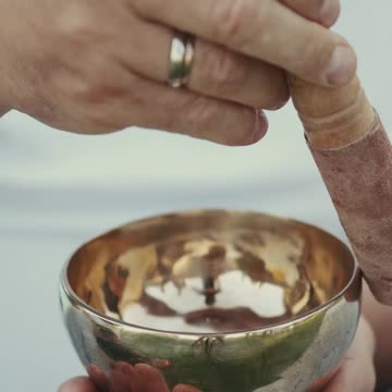 768 Hz Bowl Frequency : Balancing Your Crown Chakra