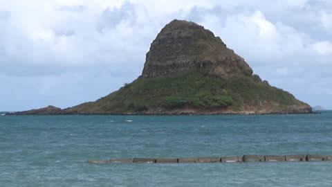 Kane'ohe, HI — Kualoa Regional Park - Chinaman's Hat