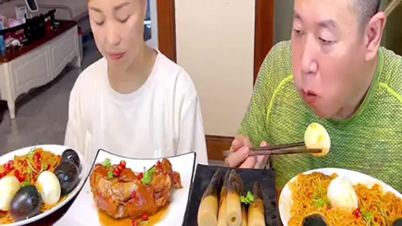 The Best Funny Videos Chinese Couple Prank Eating Delicious Food 2024