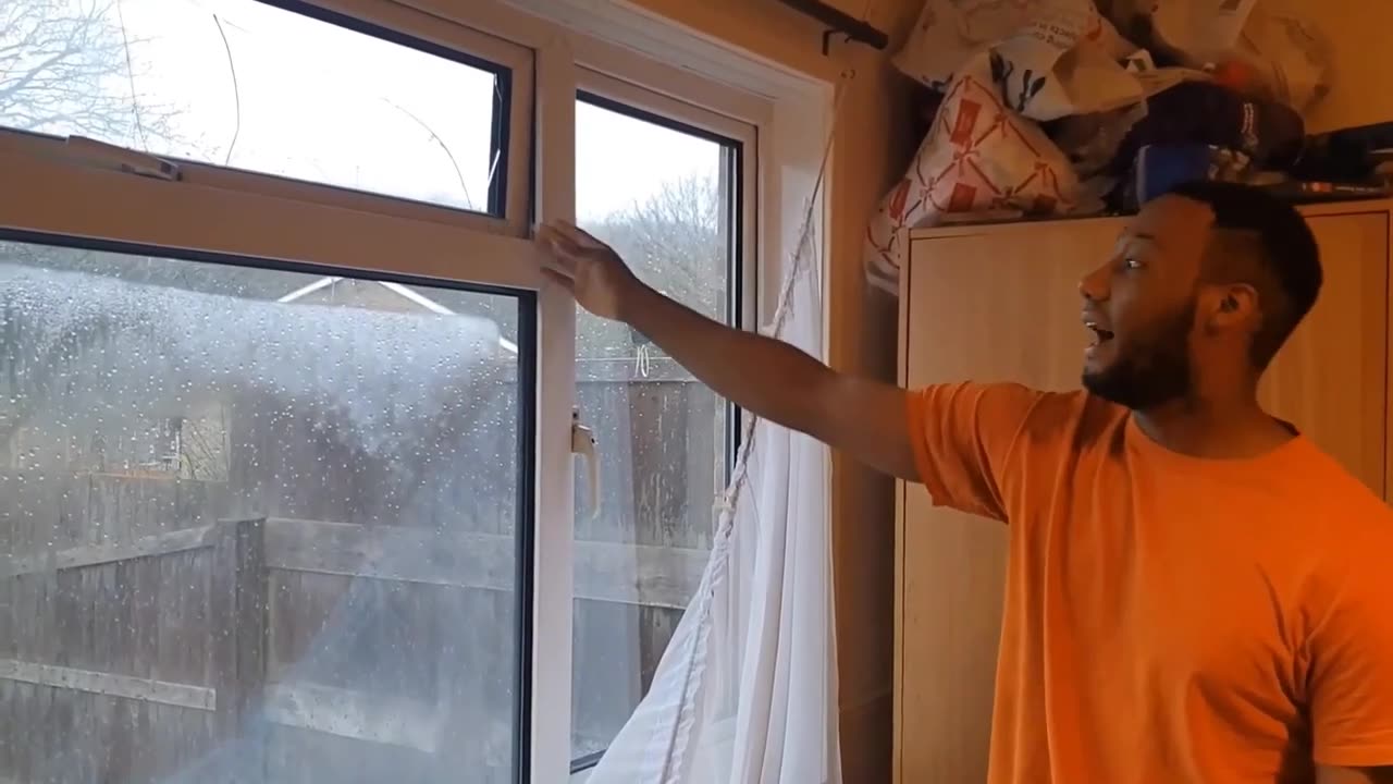 YOUTUBE CRIBS_ Inside J Wise's House