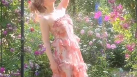 Playing in garden 🌸#america#love#canada#france#uk#viral#reals#2023