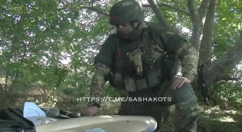 Unique footage of paratroopers at the Southern Front with a kamikaze drone.