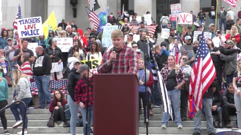 Wa State Trooper Philip Berg Says Why He Will Not Get The Jab In Powerful Speech At #NoYouMove