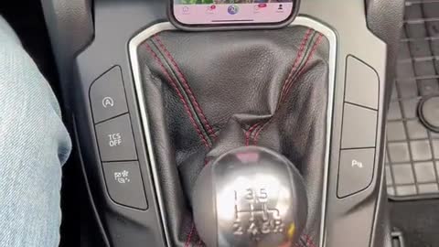 Automobile gear shift lever shifting